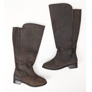 New! Torrid distressed brown leather boots 8W